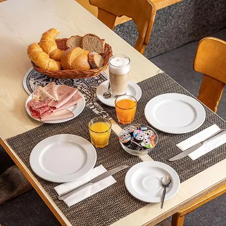 Haus Am Wald Hotel *